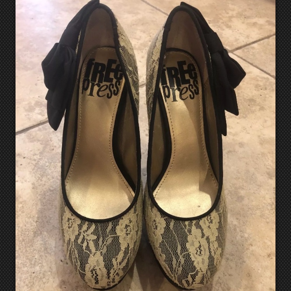Lacey high heels - black and cream with bows - Picture 2 of 5